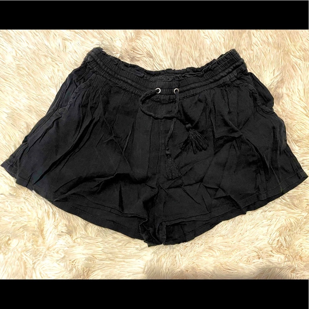 AERIE FLOWY SHORTS